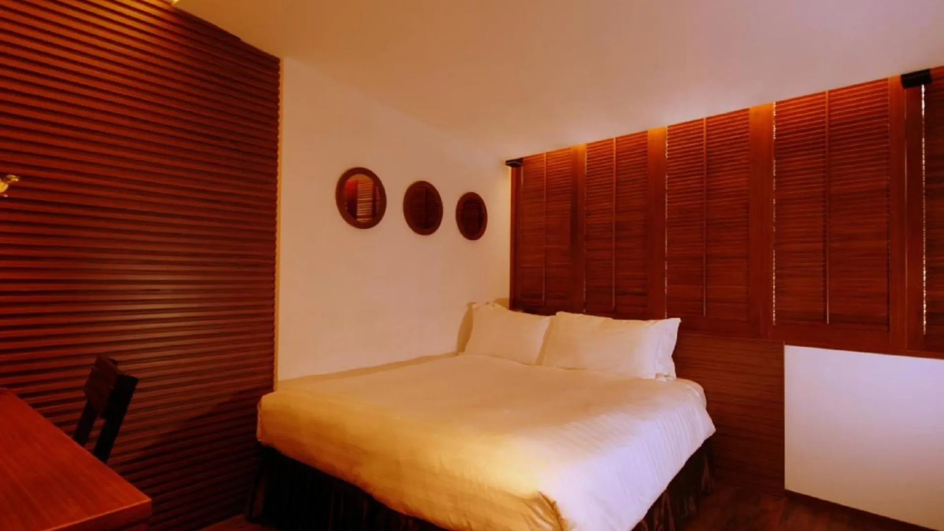 Mingle At The Eden Hotel Hong Kong